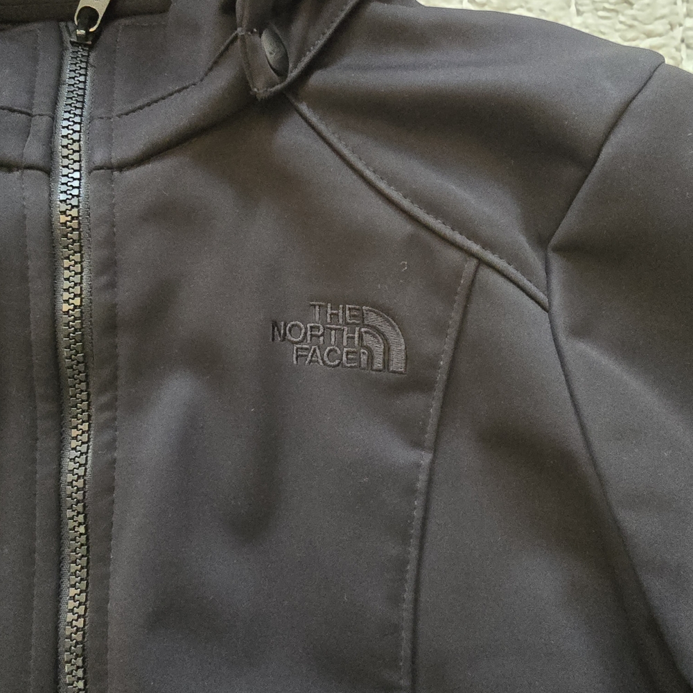 The North Face Apex jacket in women's size small - Picture 3 of 9
